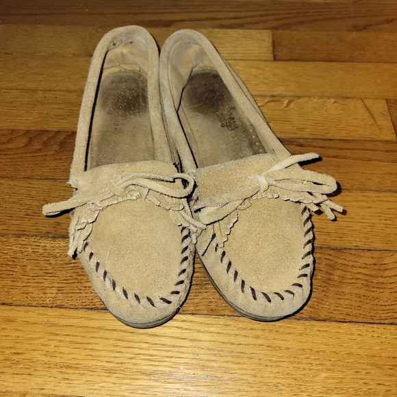 Minnetonka Tan Mocassins sz. 10 - Picture 8 of 9